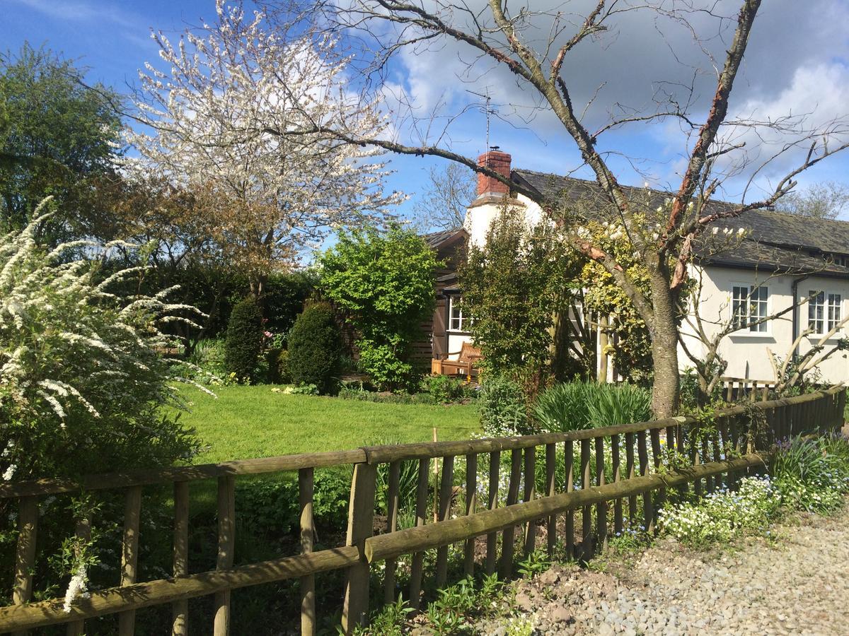 Yew Tree Cottage Leominster Exterior photo