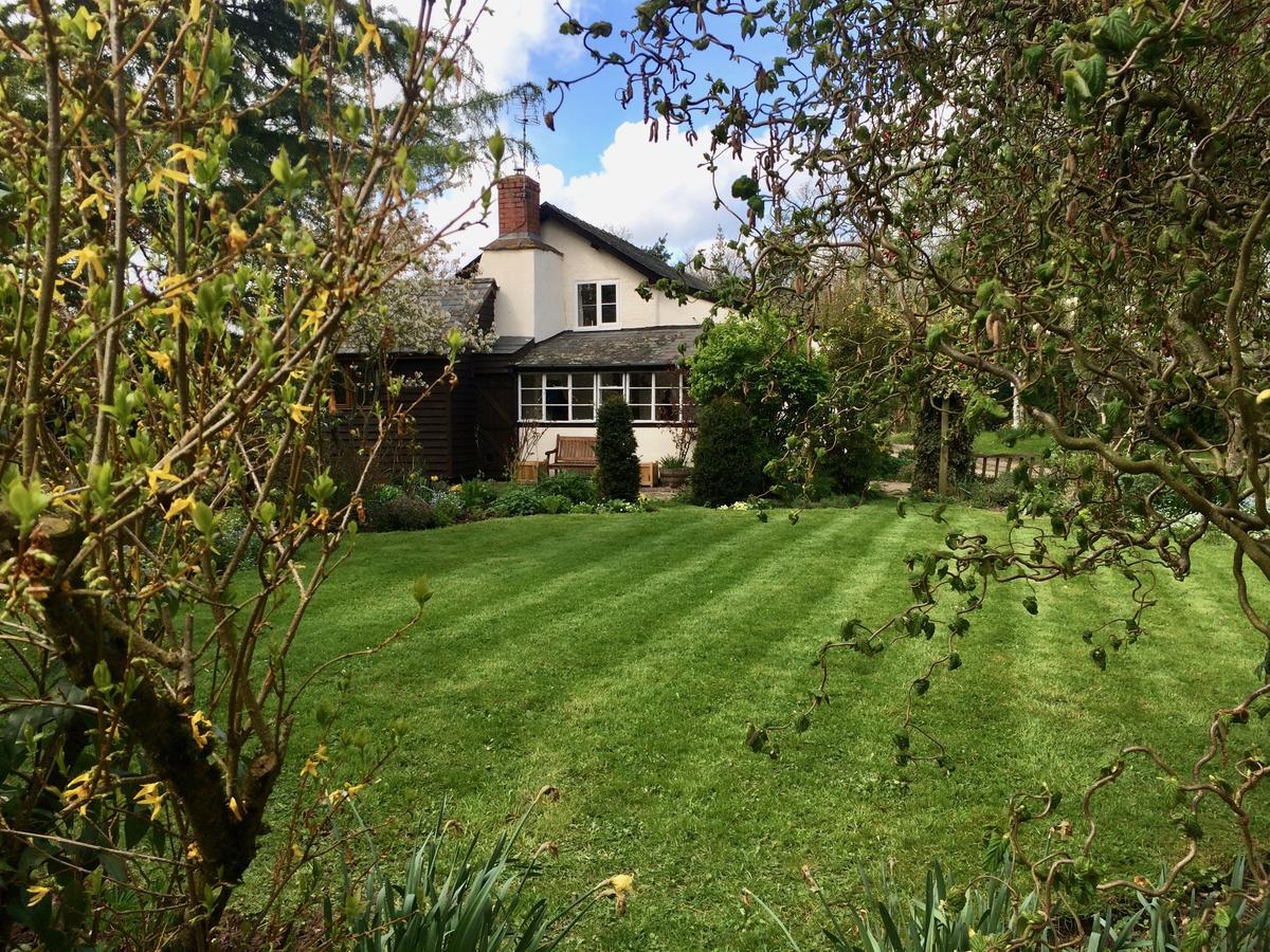 Yew Tree Cottage Leominster Exterior photo